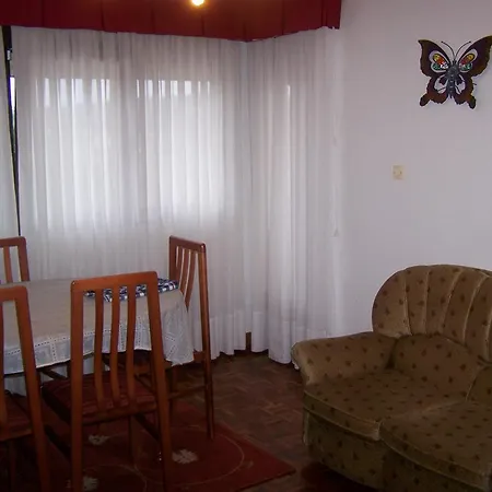 Apartment La Lastra De Altamira